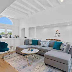 Holiday home Stylish Townhome - Foosball Table, Laundry, Parking!, Phoenix